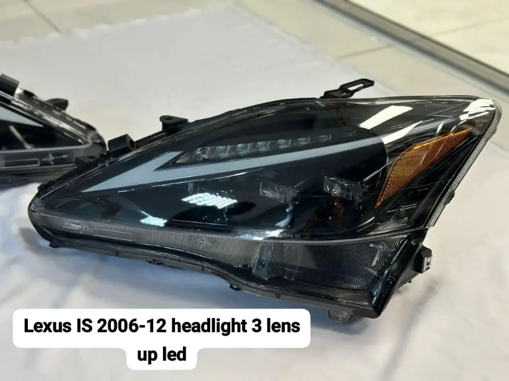 IS HEADLIGHT 2006 3 LENS